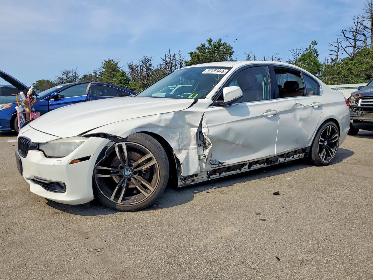 2013 BMW Seria 3 328i - zdjęcie główne