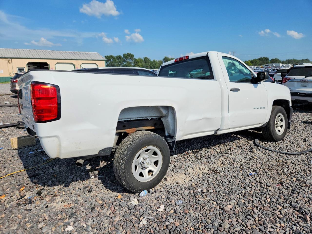 2017 Chevrolet Silverado C1500 - zdjęcie 3