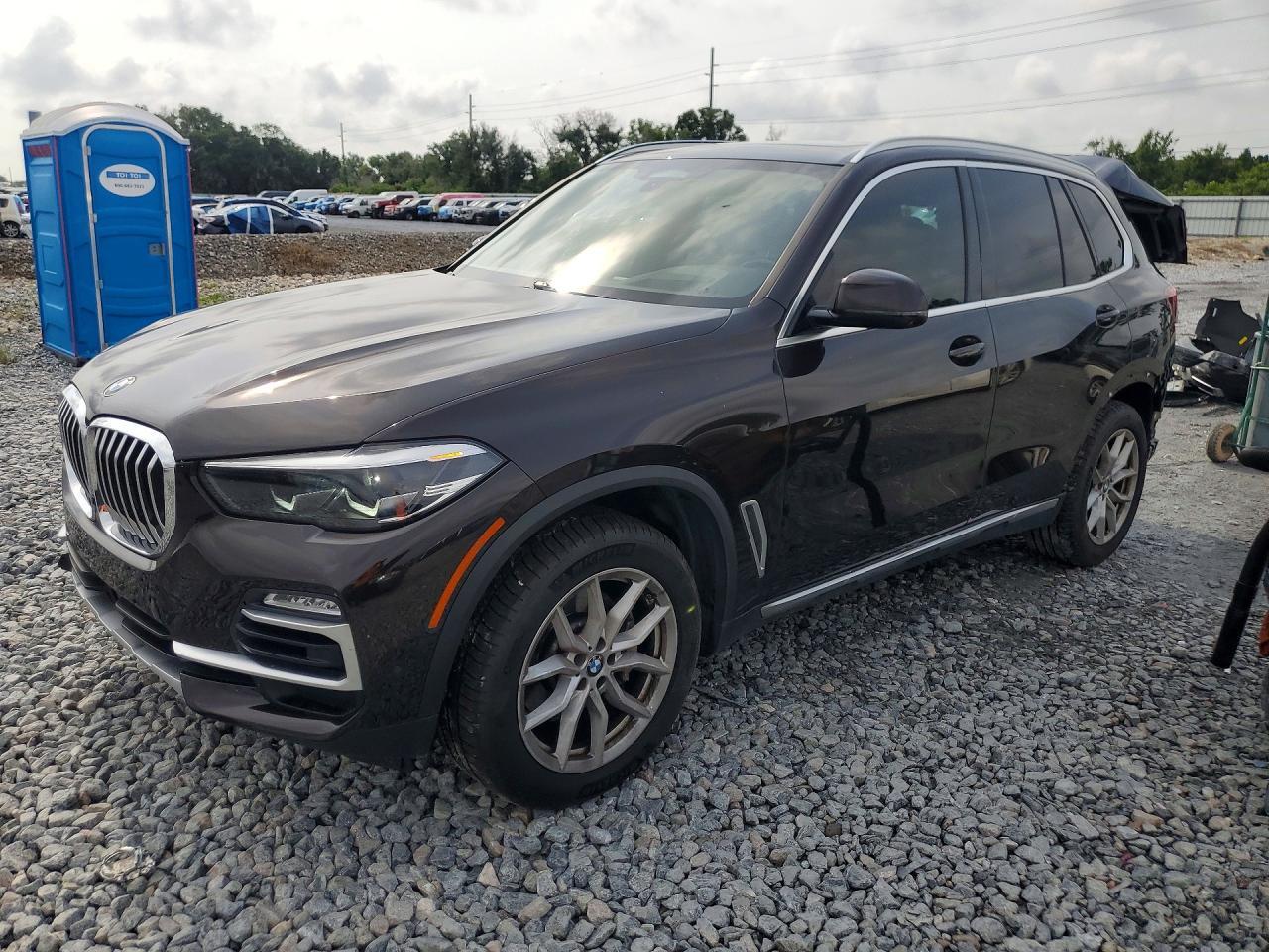 2021 BMW X5 xDrive40I - zdjęcie główne