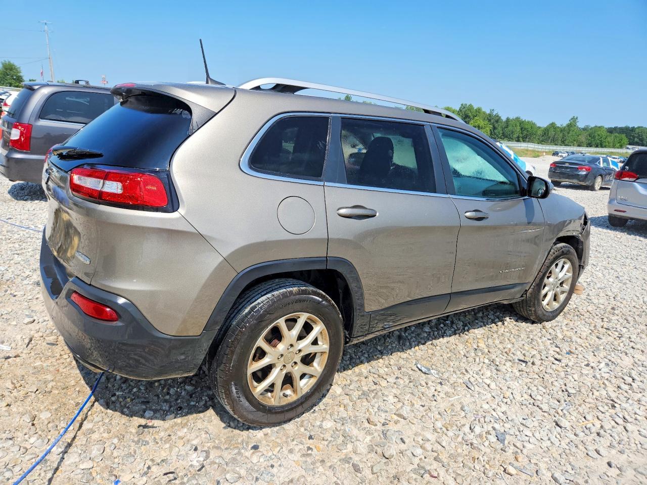 2016 Jeep Cherokee Latitude - zdjęcie 3