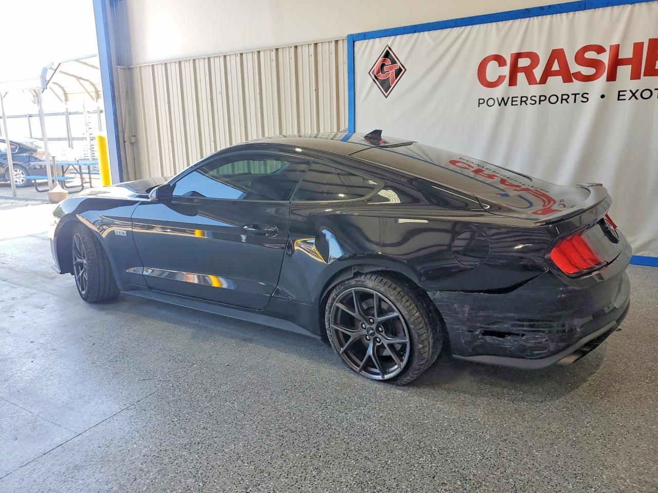 2020 Ford Mustang - zdjęcie 2