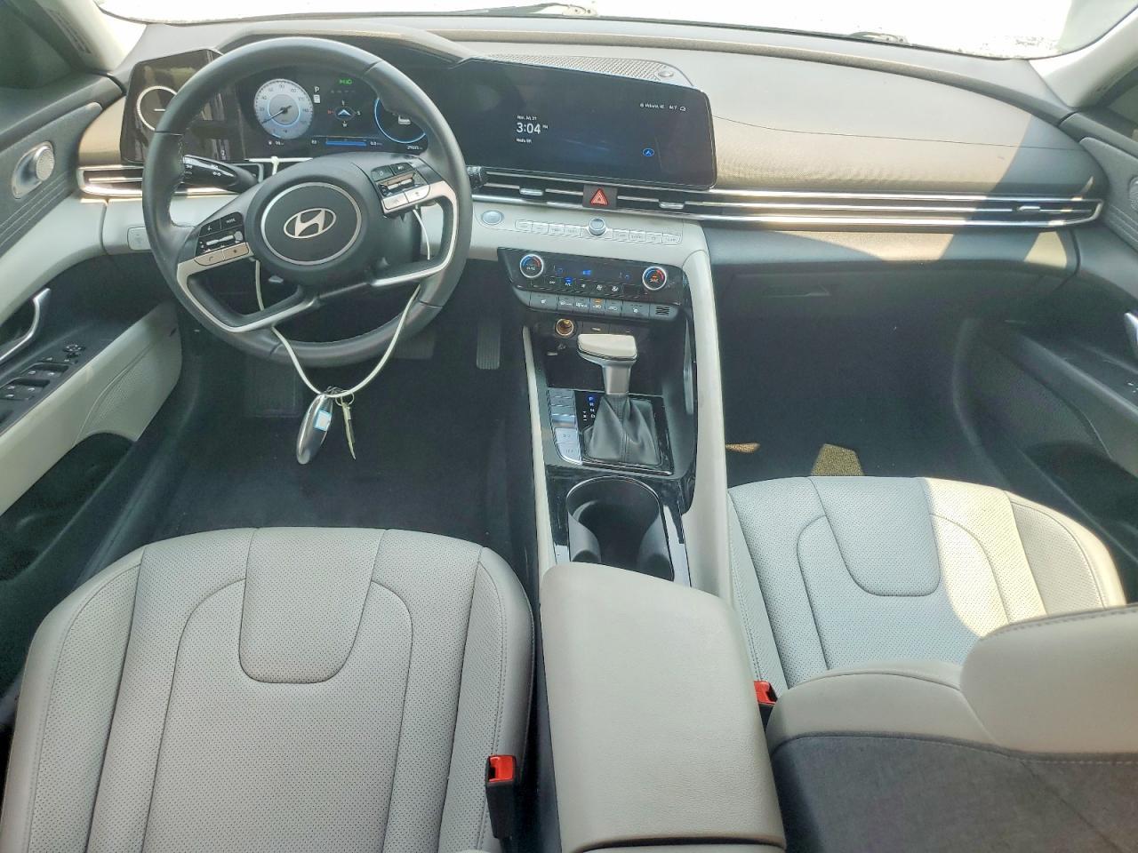 2025 Hyundai Elantra Limited - zdjęcie 8