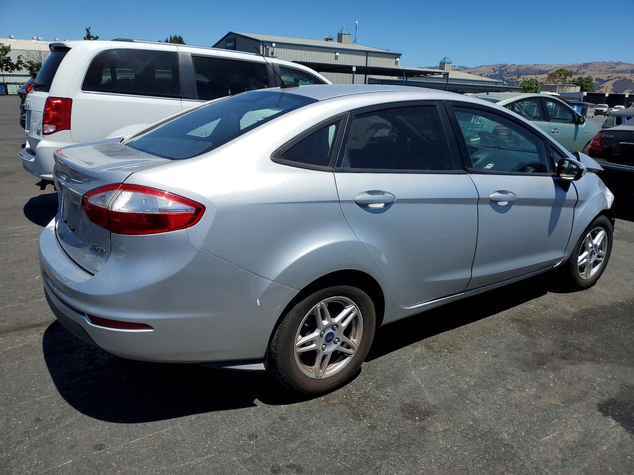 2017 Ford Fiesta Se - zdjęcie 3