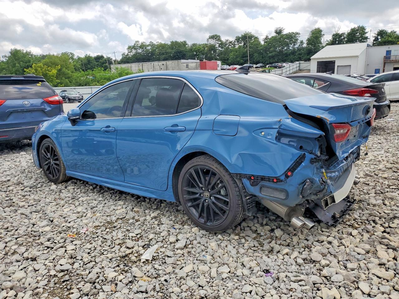 2023 Toyota Camry Xse - zdjęcie 2