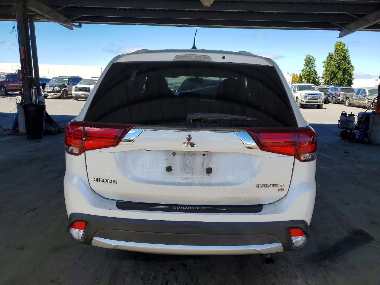2016 Mitsubishi Outlander Se - zdjęcie 6