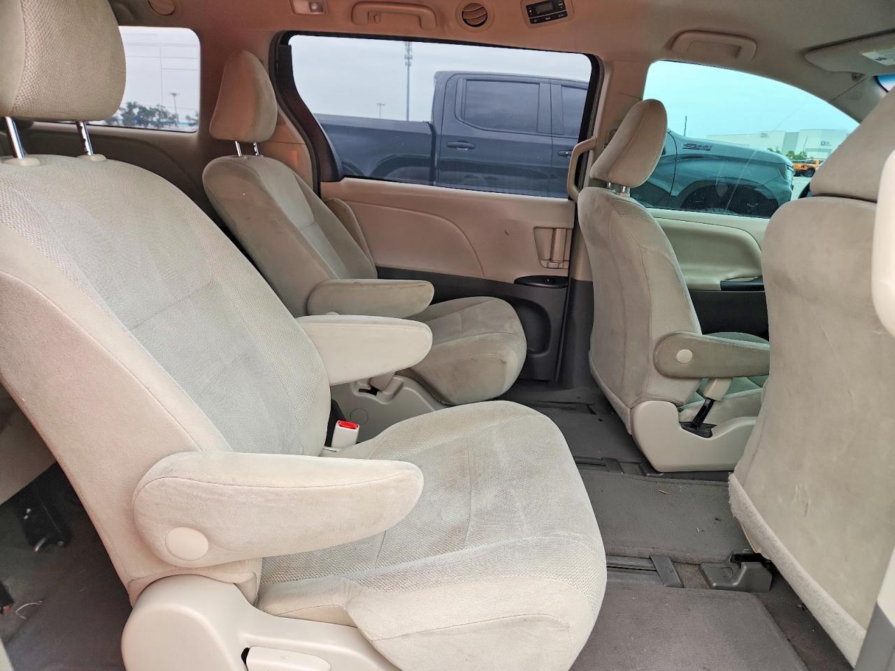 2016 Toyota Sienna L 7-Passenger - zdjęcie 11