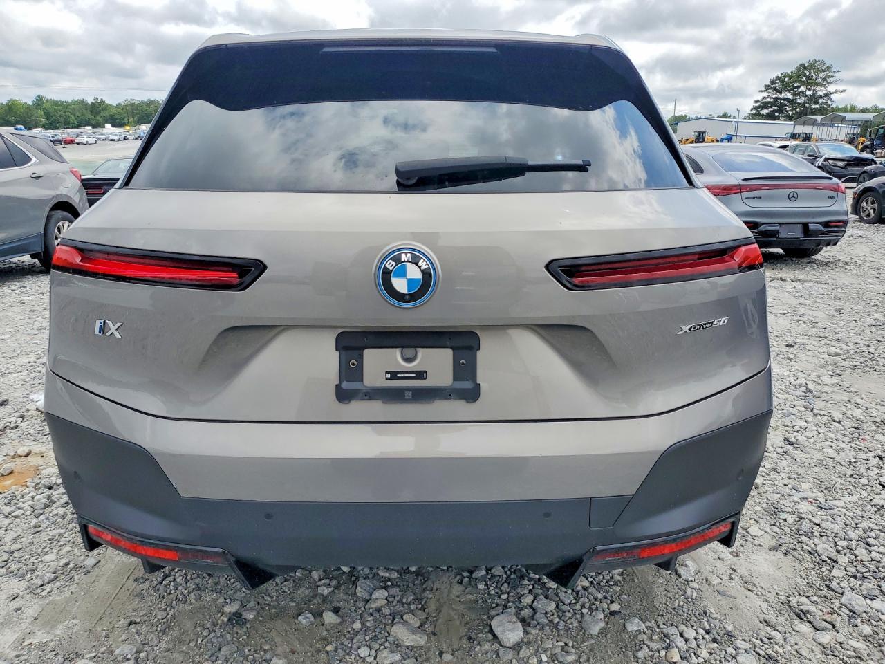2024 BMW Ix xDrive50 - zdjęcie 6