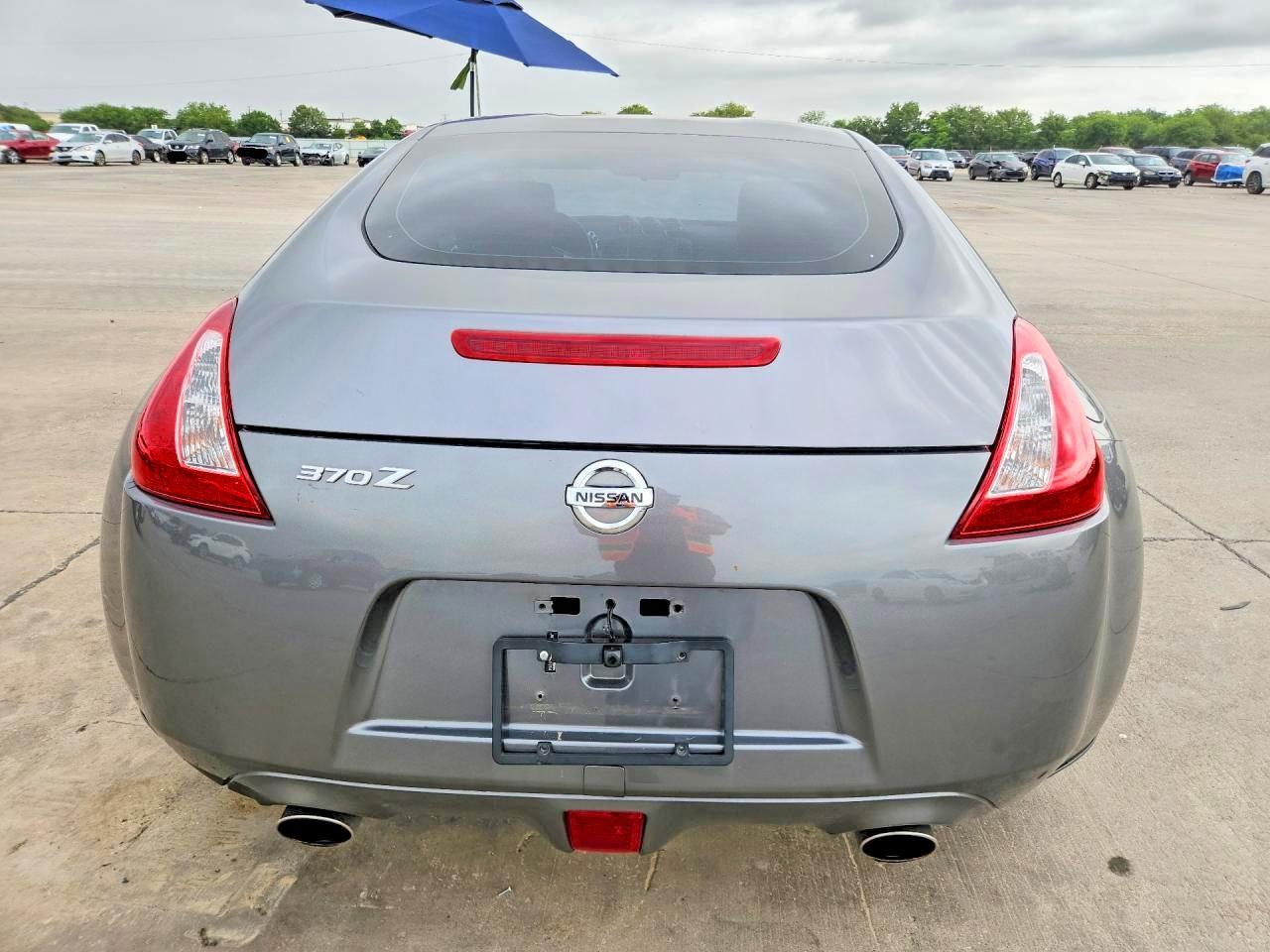 2016 Nissan 370Z Base - zdjęcie 6