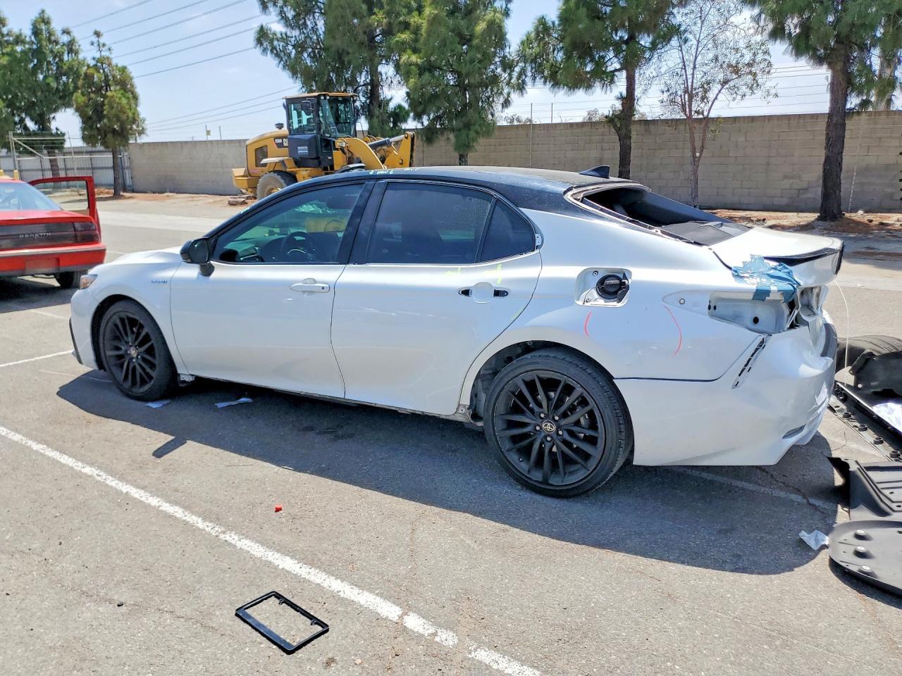 2021 Toyota Camry Xse - zdjęcie 2