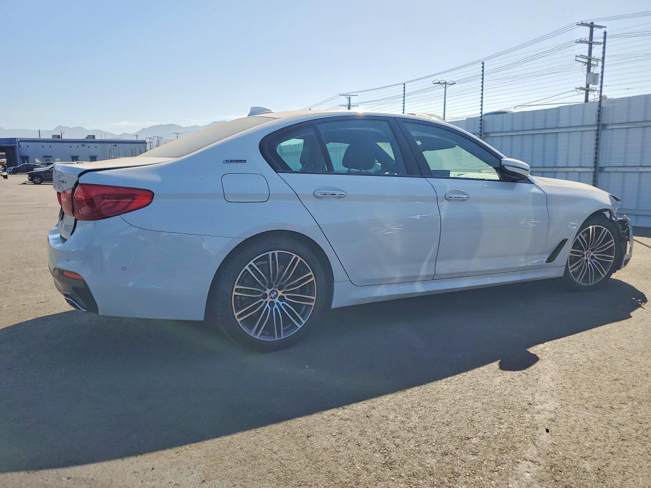 2018 BMW 530E - zdjęcie 3