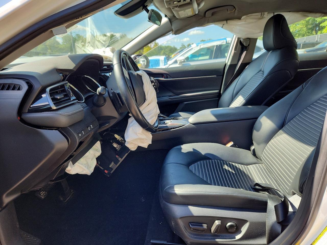 2020 Toyota Camry Se - zdjęcie 7