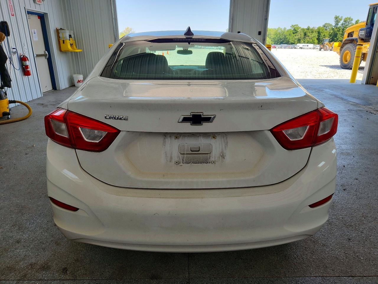 2016 Chevrolet Cruze Ls - zdjęcie 6