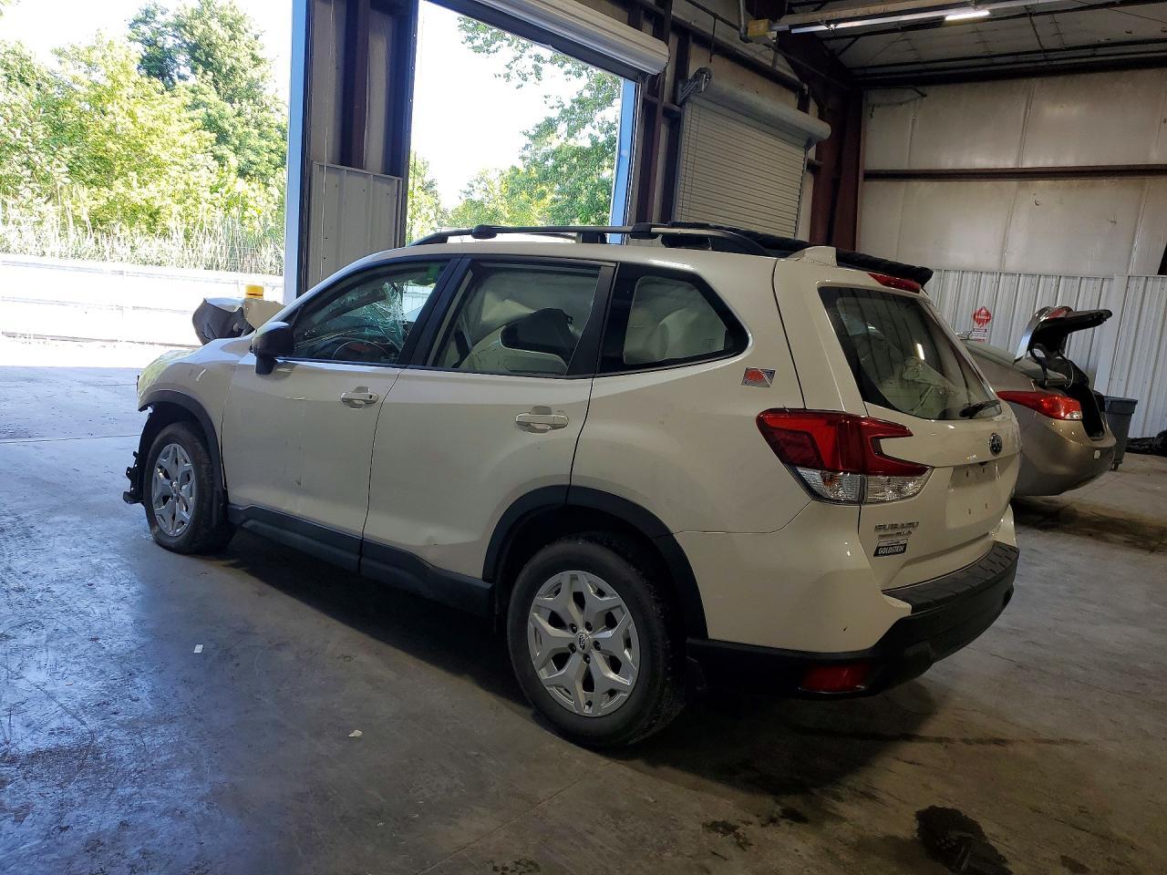 2019 Subaru Forester - zdjęcie 2