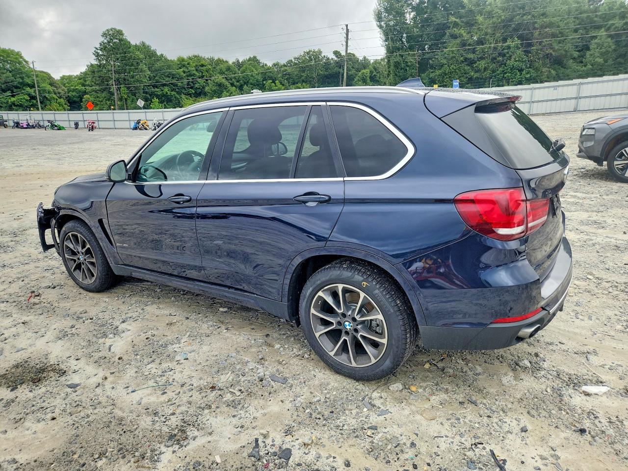 2017 BMW X5 xDrive35I - zdjęcie 2