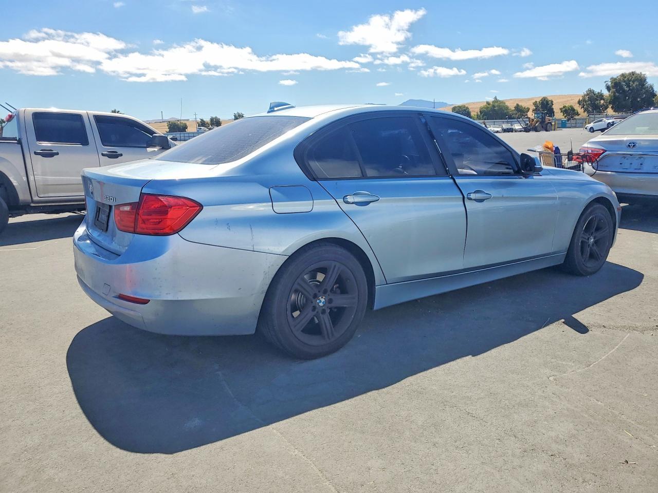 2013 BMW 320 I - zdjęcie 3