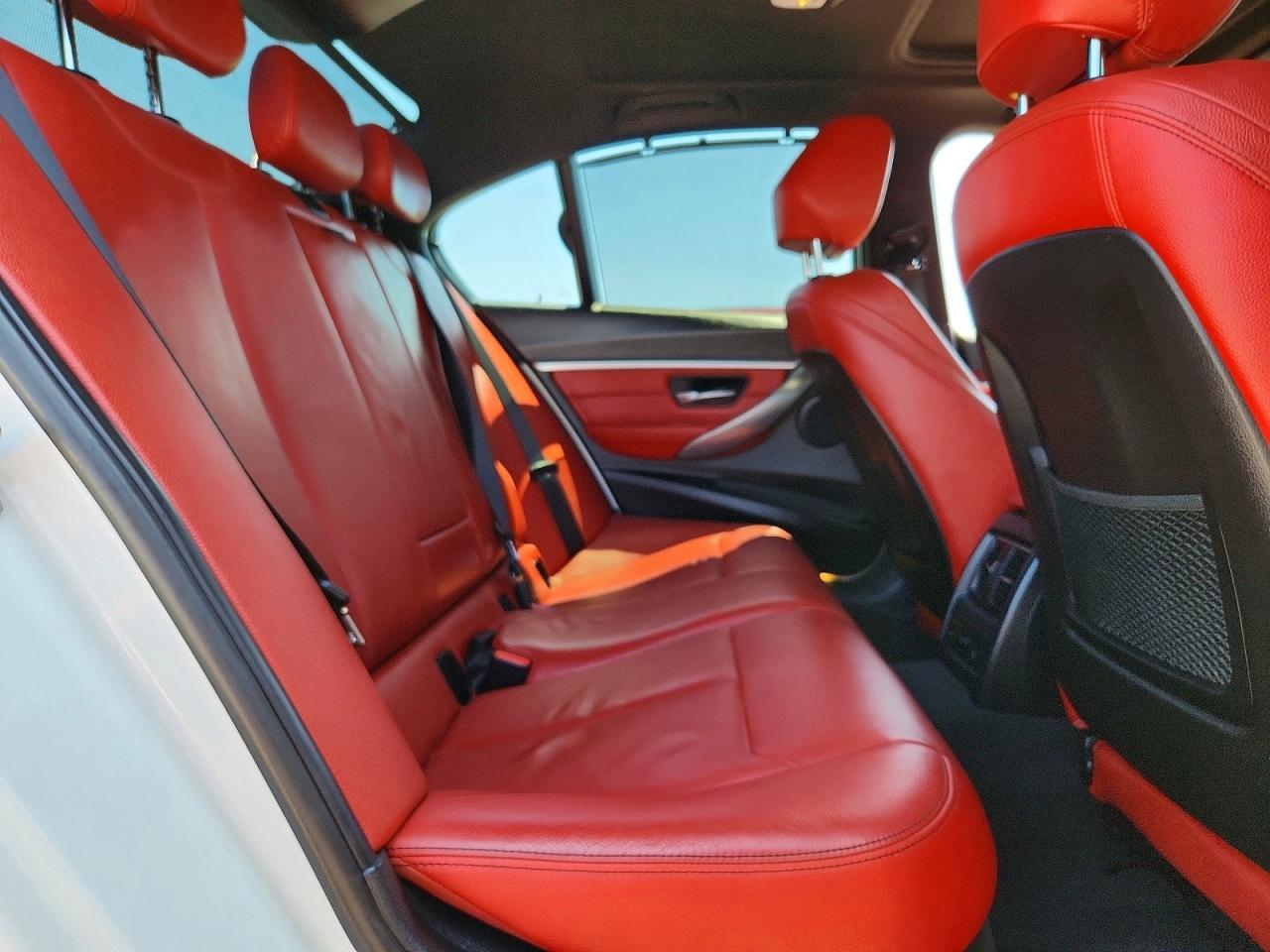 2018 BMW Seria 3 330i - zdjęcie 10