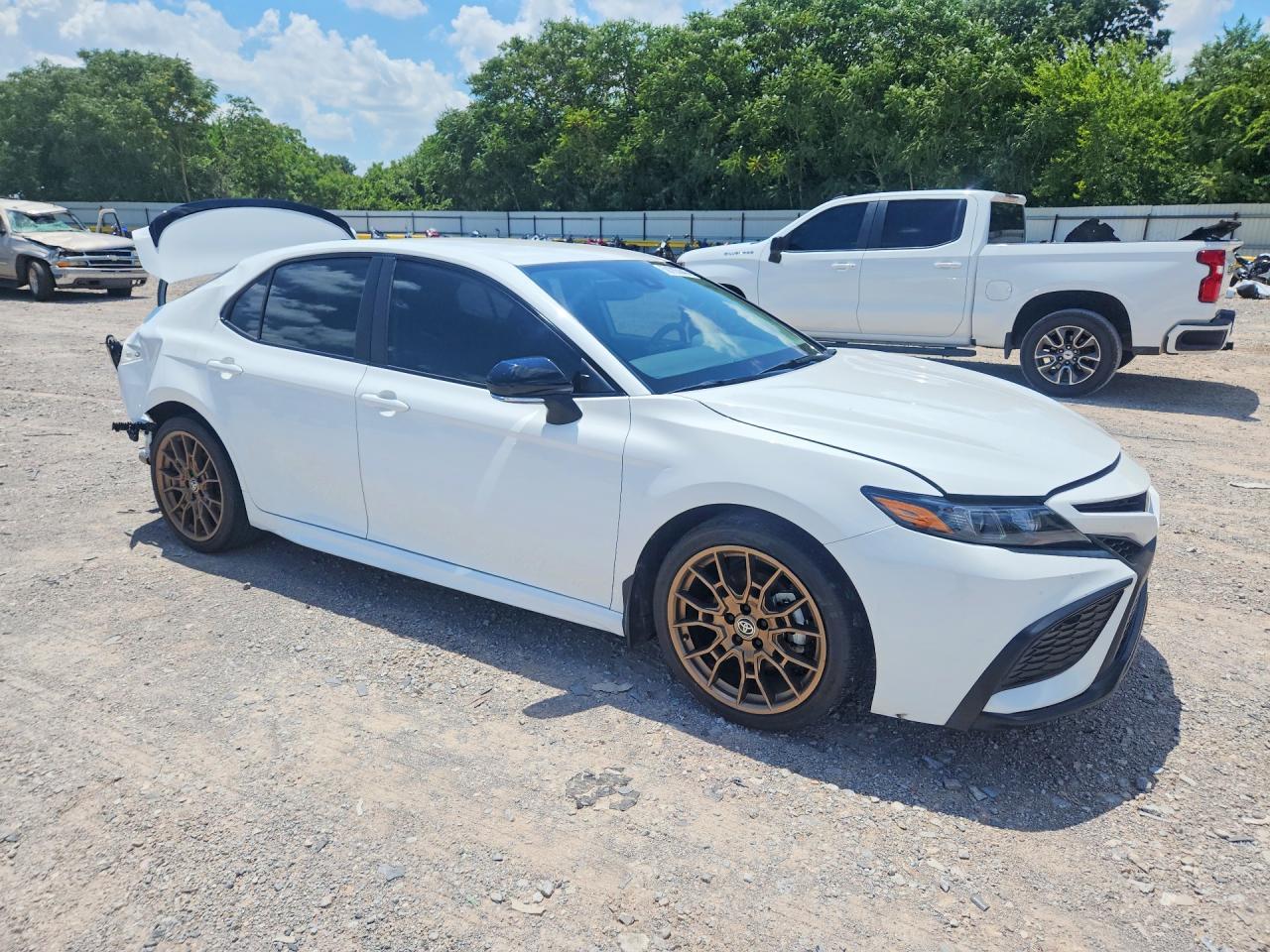 2024 Toyota Camry Se Nightshade - zdjęcie 4