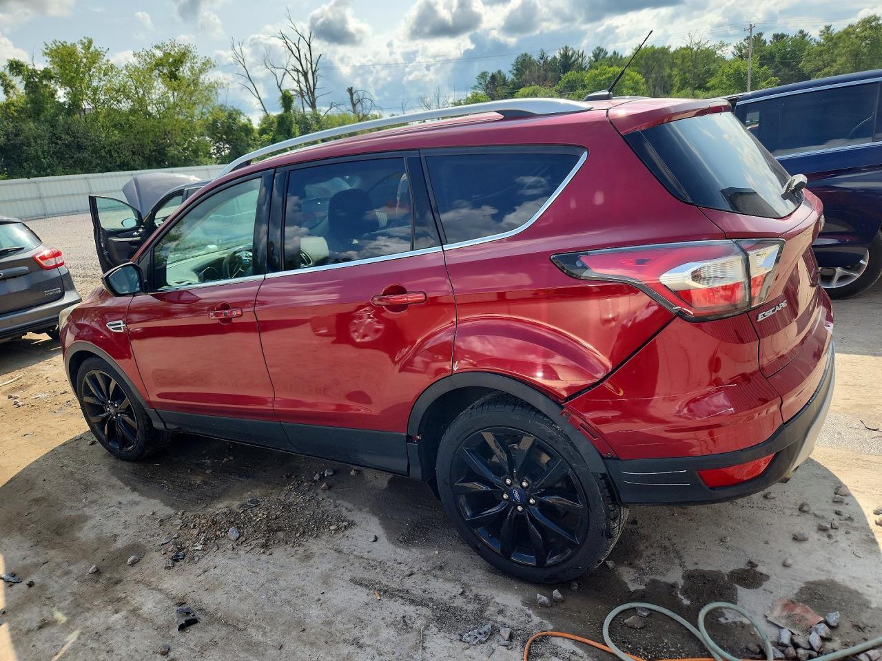 2017 Ford Escape Titanium - zdjęcie 2