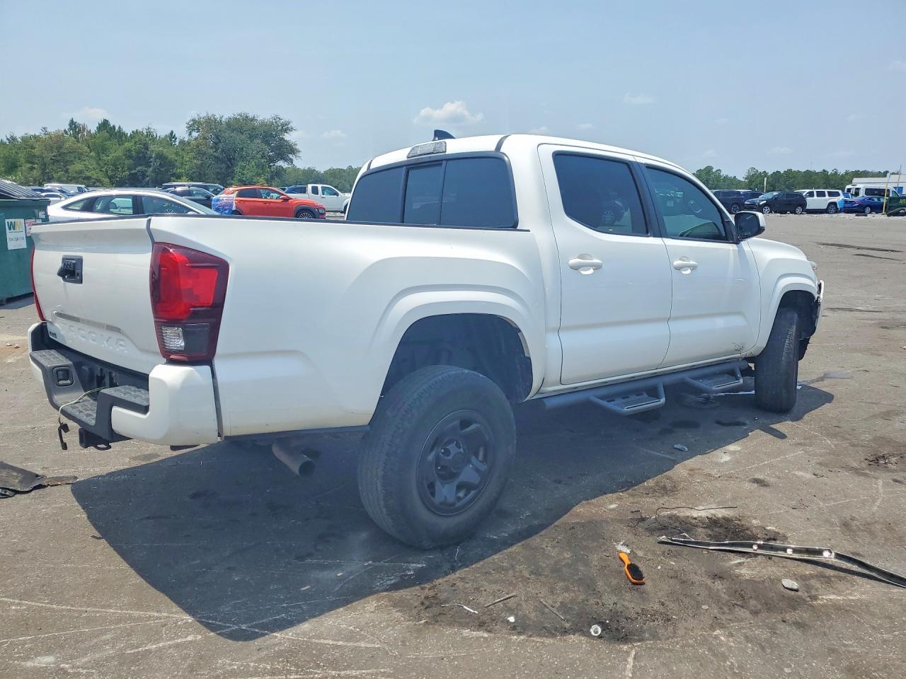 2021 Toyota Tacoma Sr - zdjęcie 3
