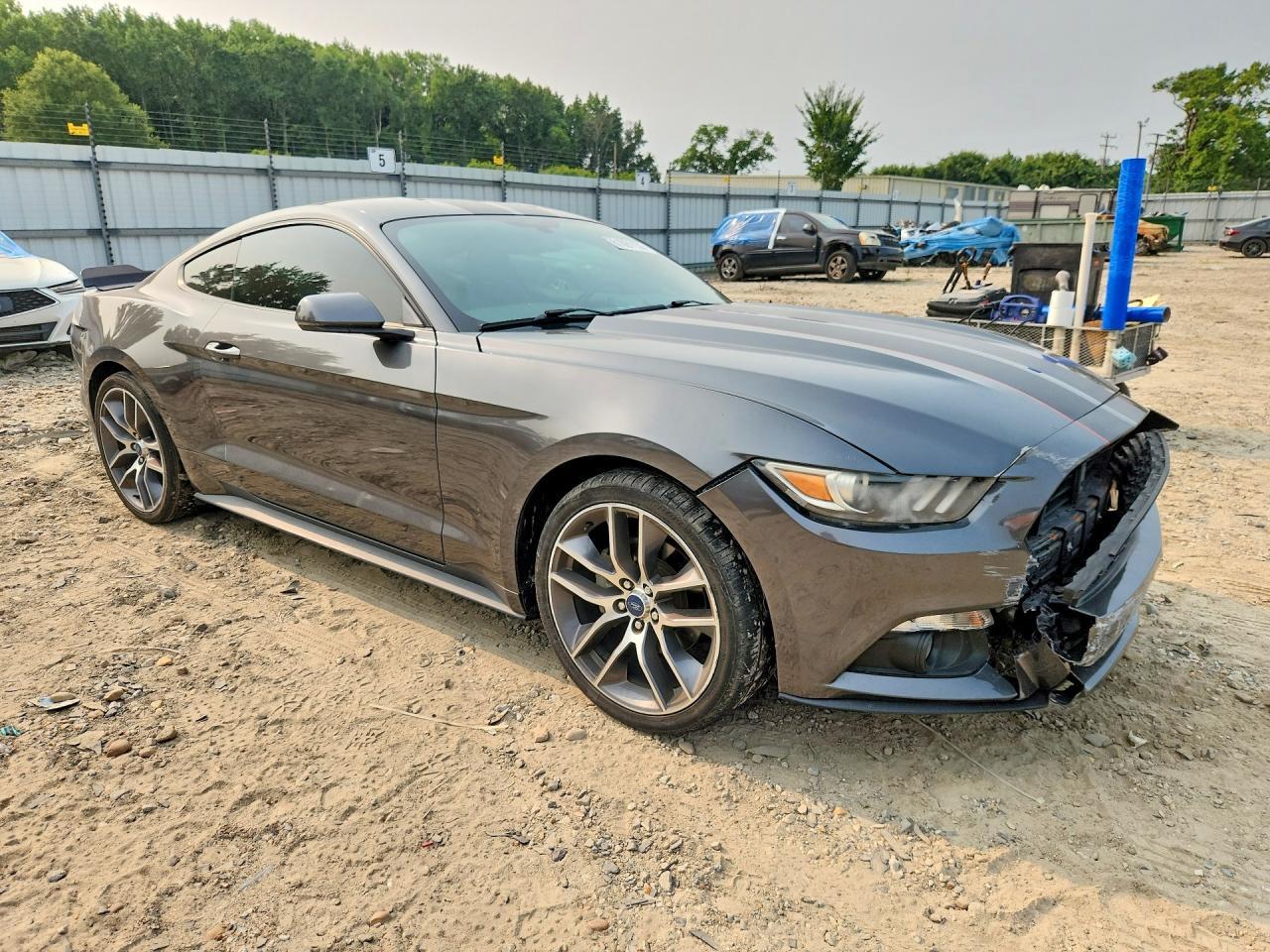 2015 Ford Mustang - zdjęcie 4