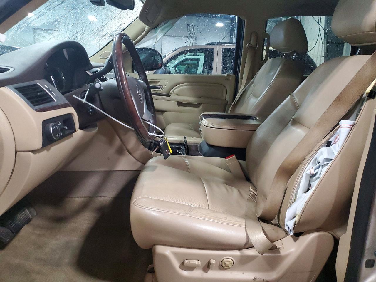 2013 Cadillac Escalade Luxury - zdjęcie 7