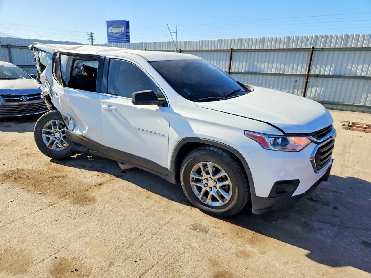 2020 Chevrolet Traverse Ls - zdjęcie 4
