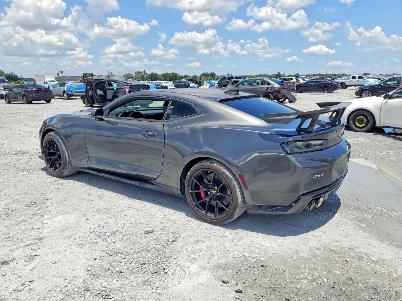 2017 Chevrolet Camaro Zl1 - zdjęcie 2