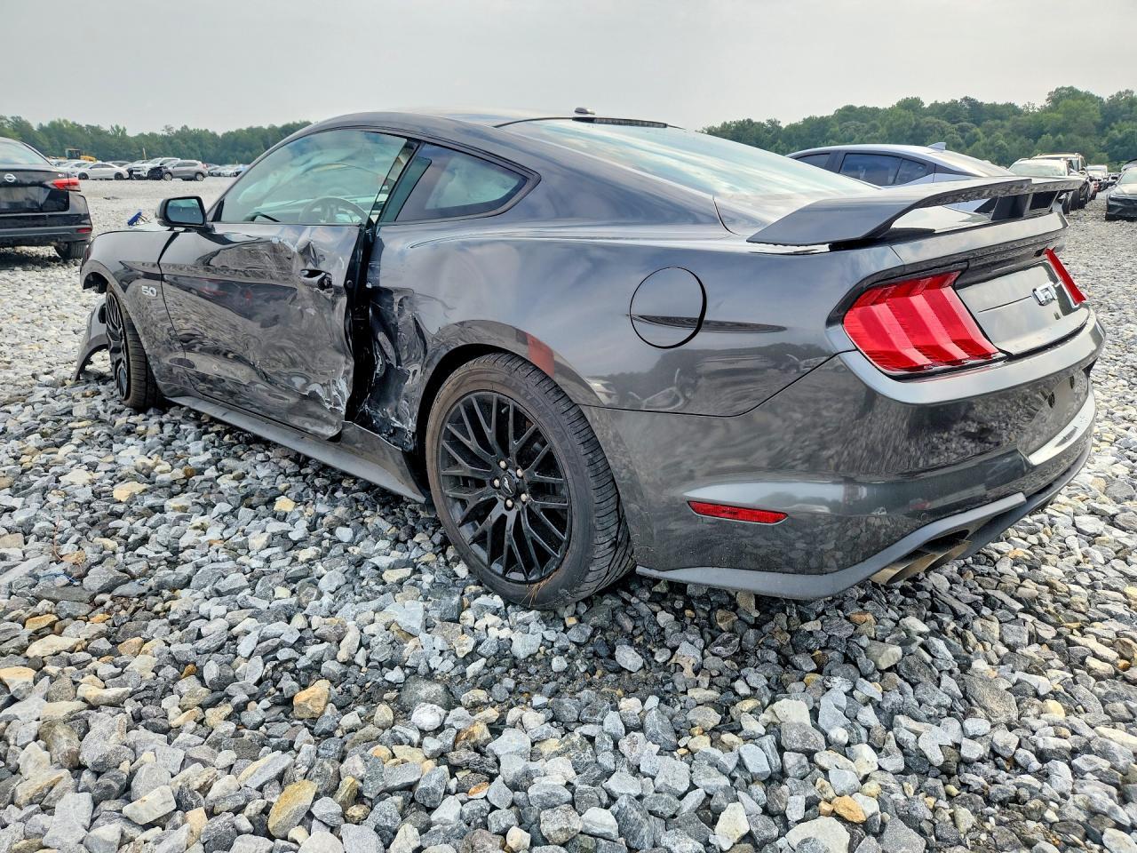 2019 Ford Mustang Gt - zdjęcie 2