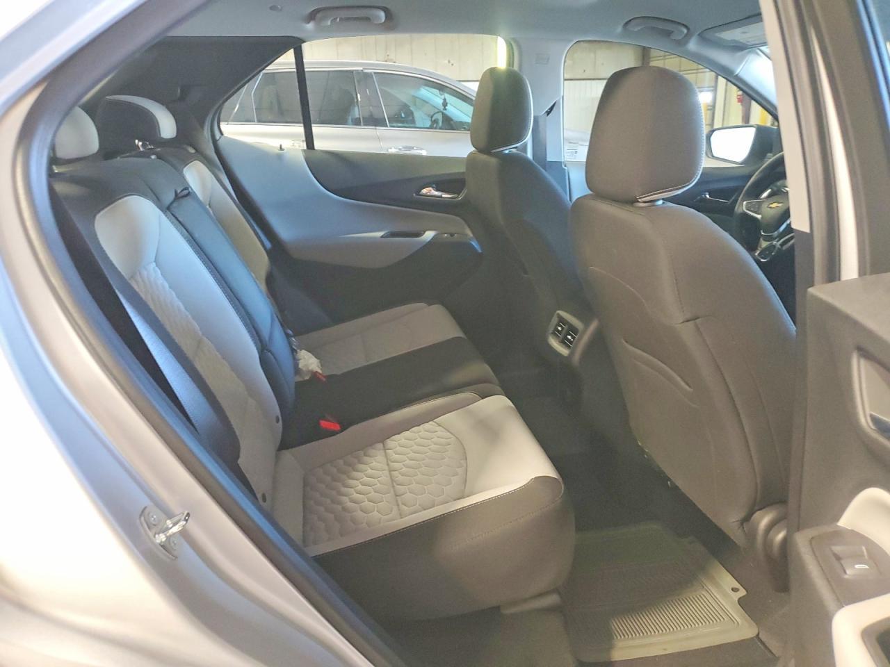 2018 Chevrolet Equinox Ls - zdjęcie 11