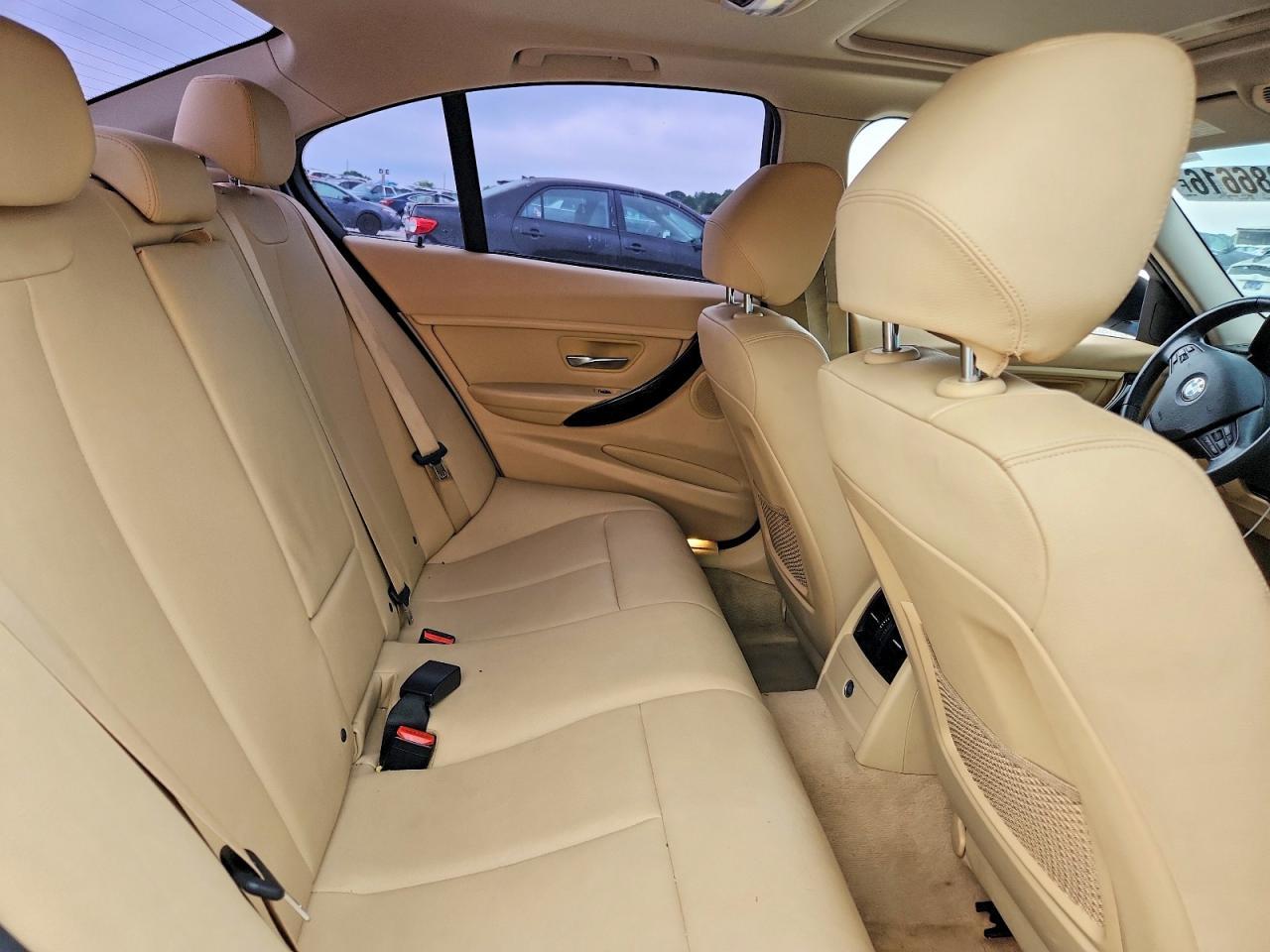 2016 BMW 320 I - zdjęcie 10
