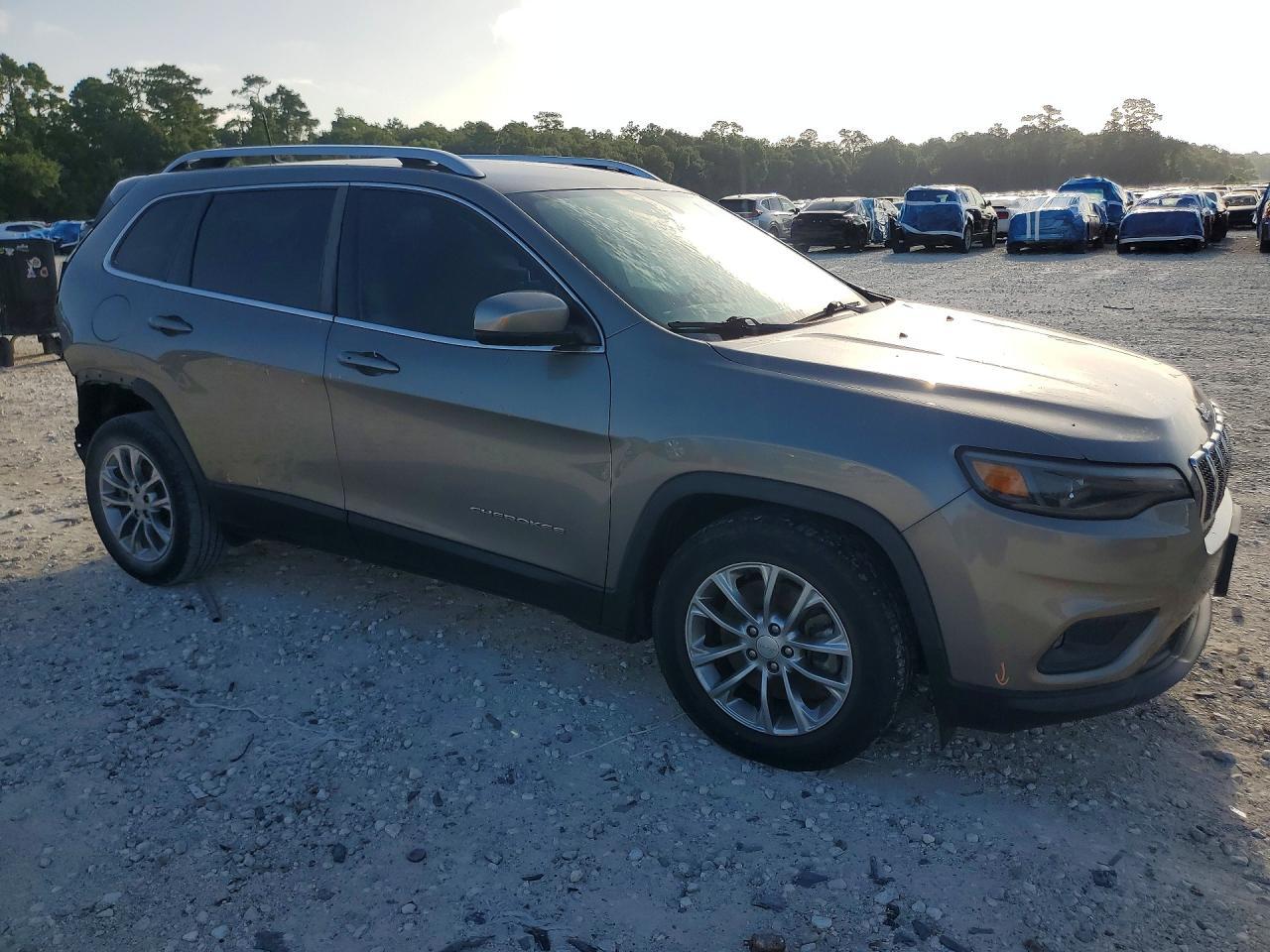 2019 Jeep Cherokee Latitude Plus - zdjęcie 4