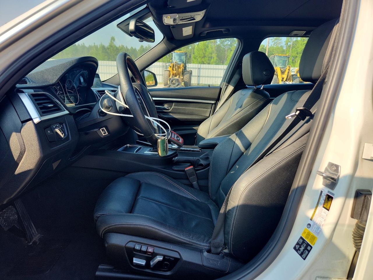 2017 BMW Seria 3 330i - zdjęcie 7