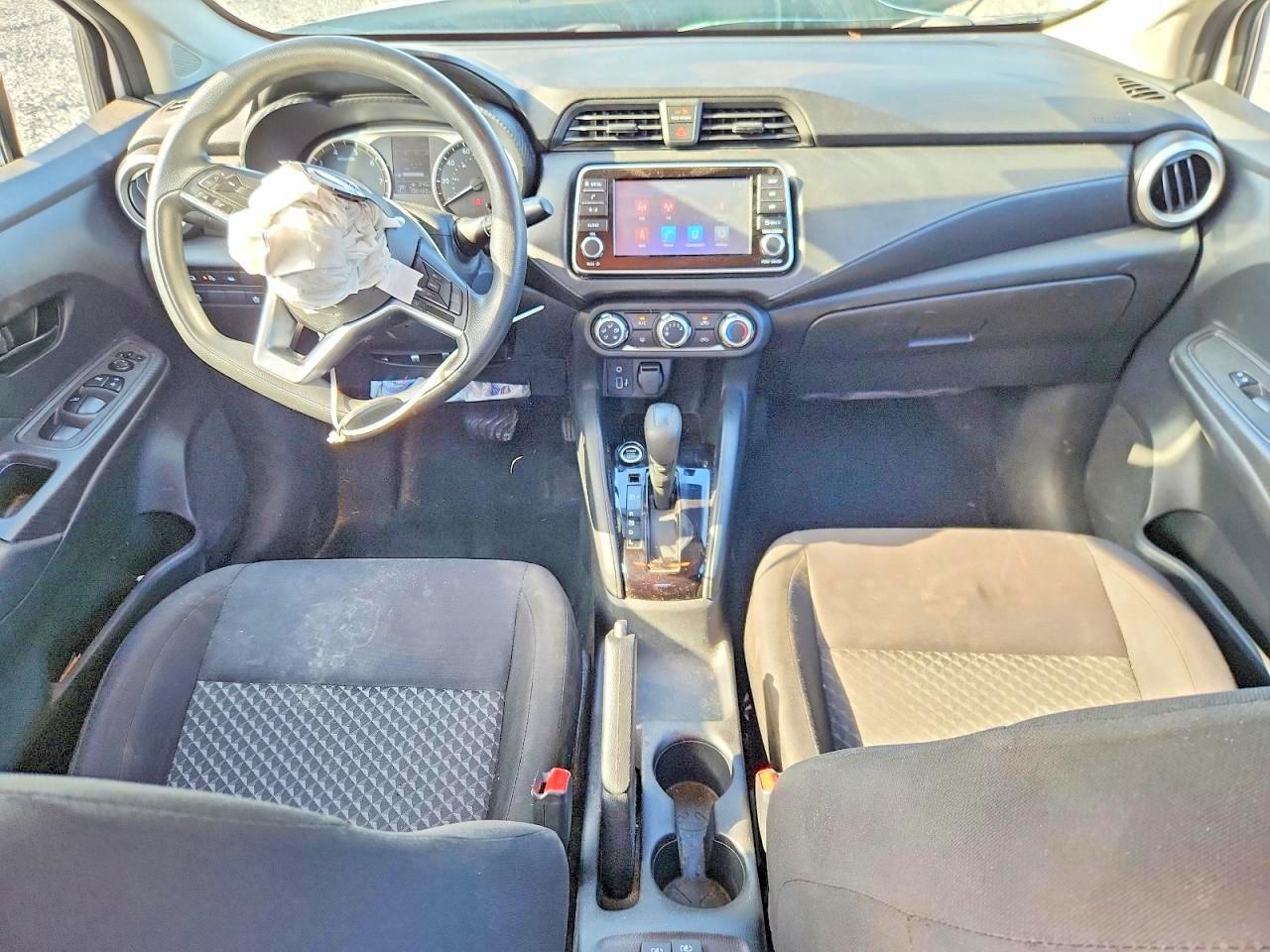 2021 Nissan Versa S - zdjęcie 8