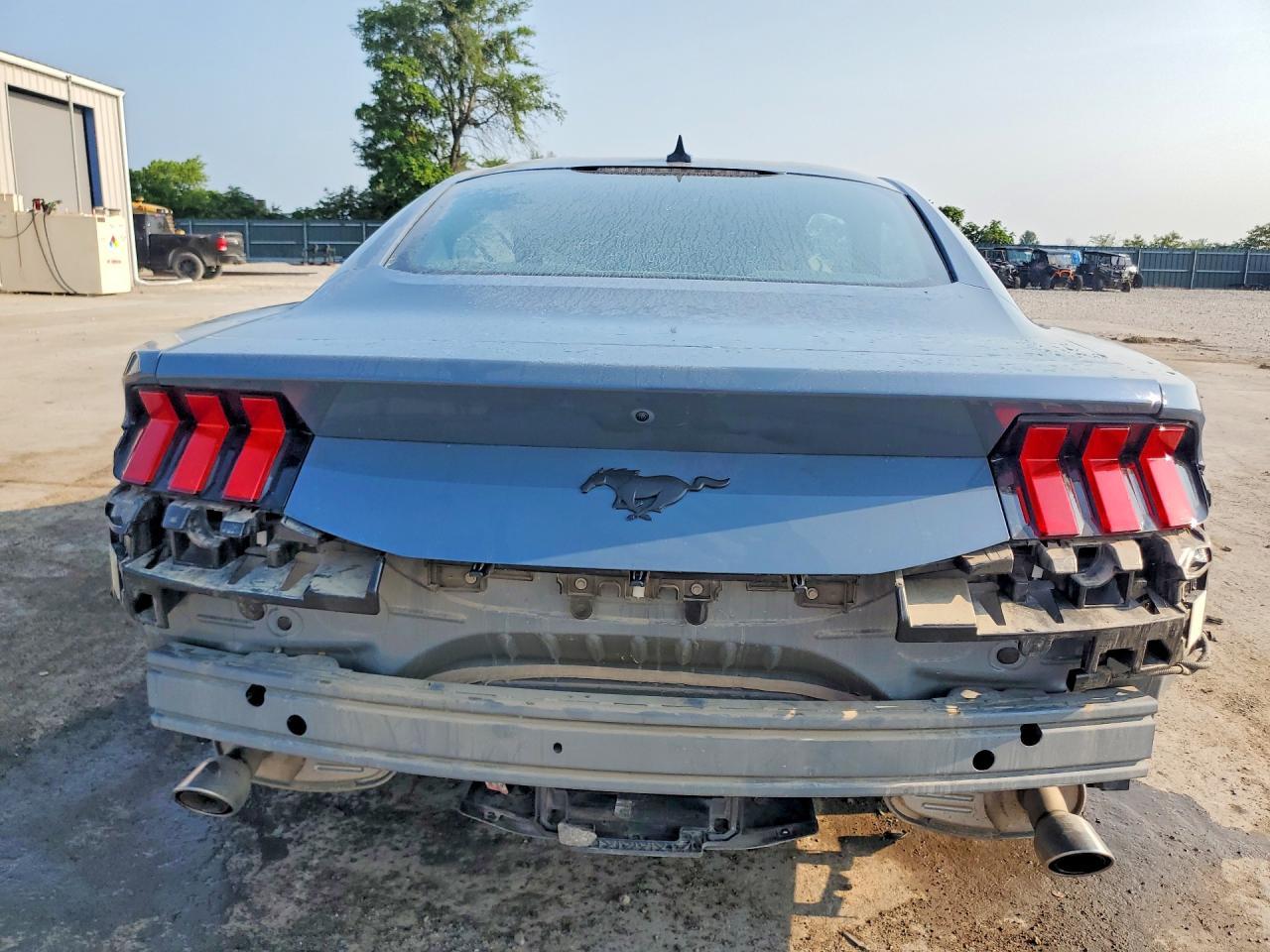 2025 Ford Mustang - zdjęcie 6