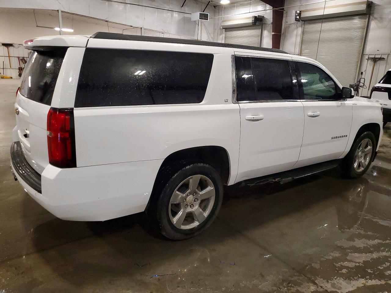 2020 Chevrolet Suburban K1500 Lt - zdjęcie 3