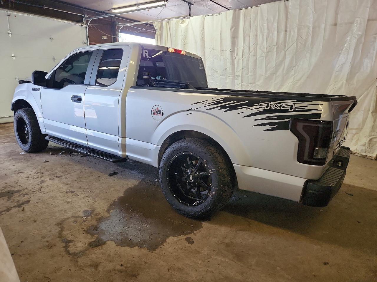 2017 Ford F150 Super Cab - zdjęcie 2