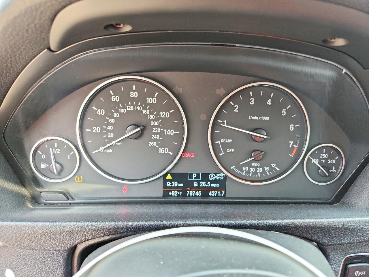 2016 BMW Seria 3 320i - zdjęcie 9