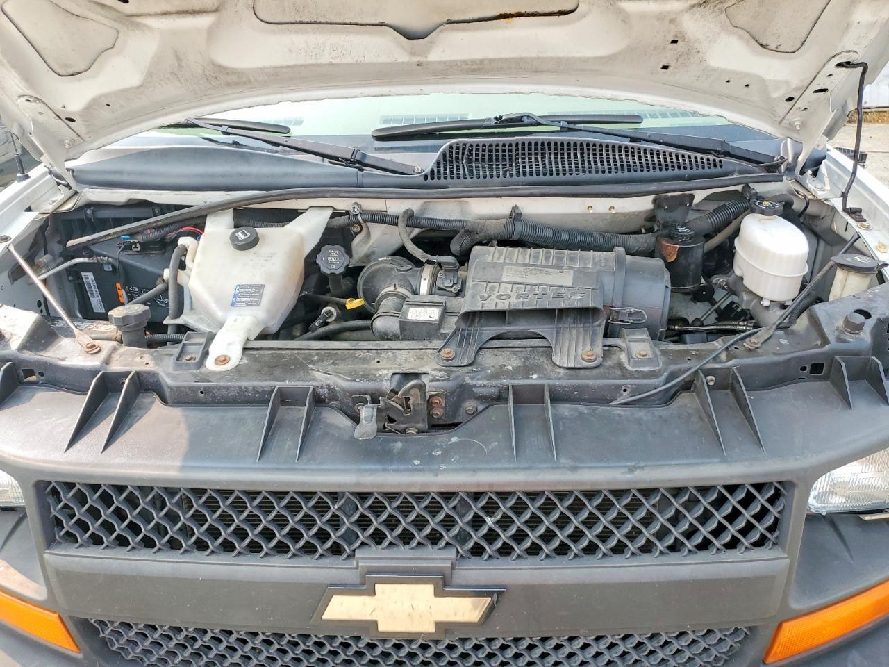 2016 Chevrolet Express G2500 - zdjęcie 12