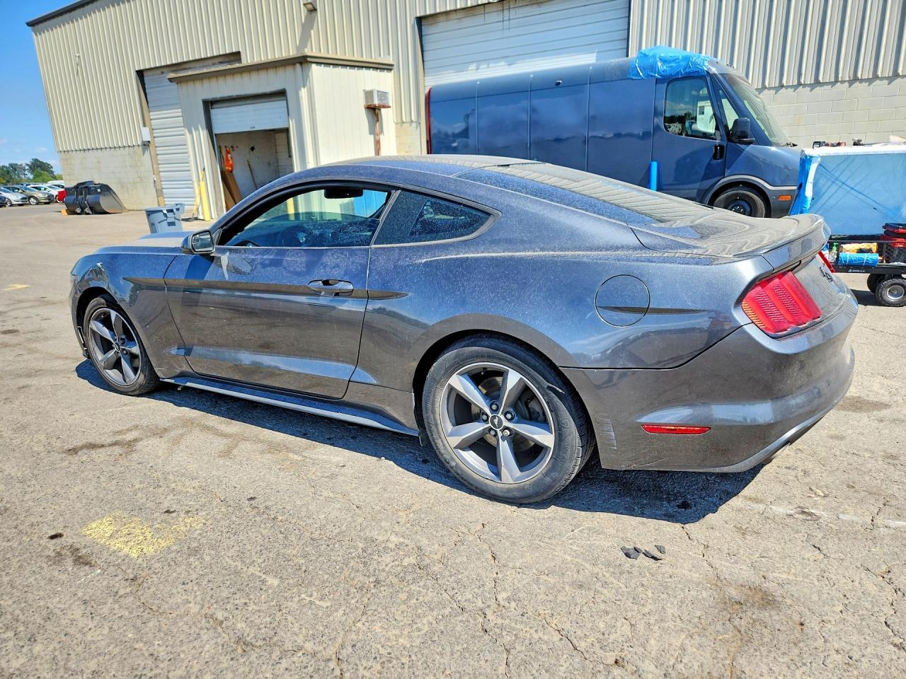 2015 Ford Mustang - zdjęcie 2