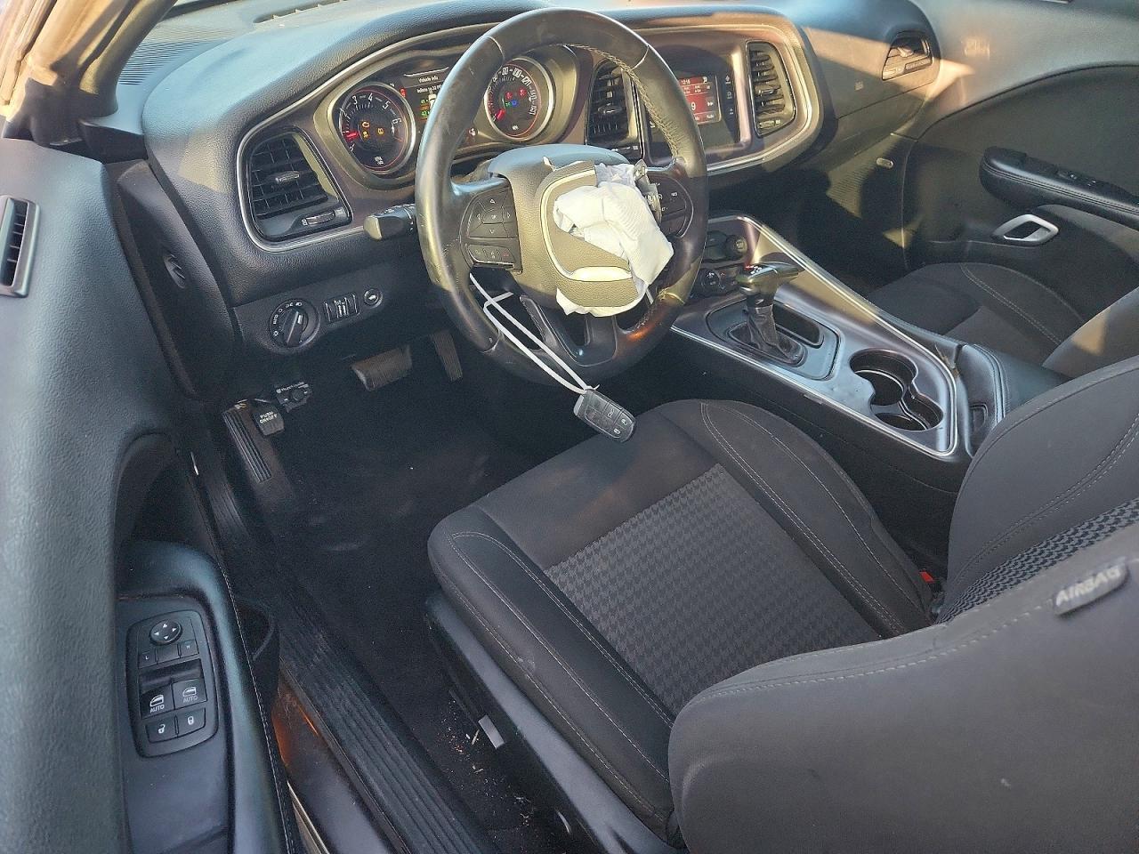 2016 Dodge Challenger Sxt - zdjęcie 8