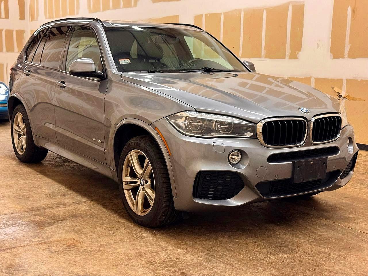 2015 BMW X5 xDrive35D - zdjęcie główne