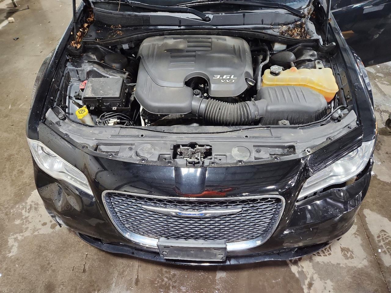 2018 Chrysler 300 Touring - zdjęcie 11