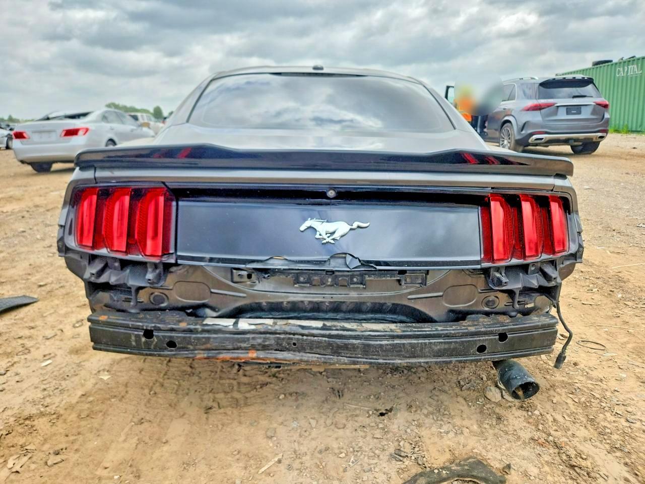 2015 Ford Mustang - zdjęcie 6