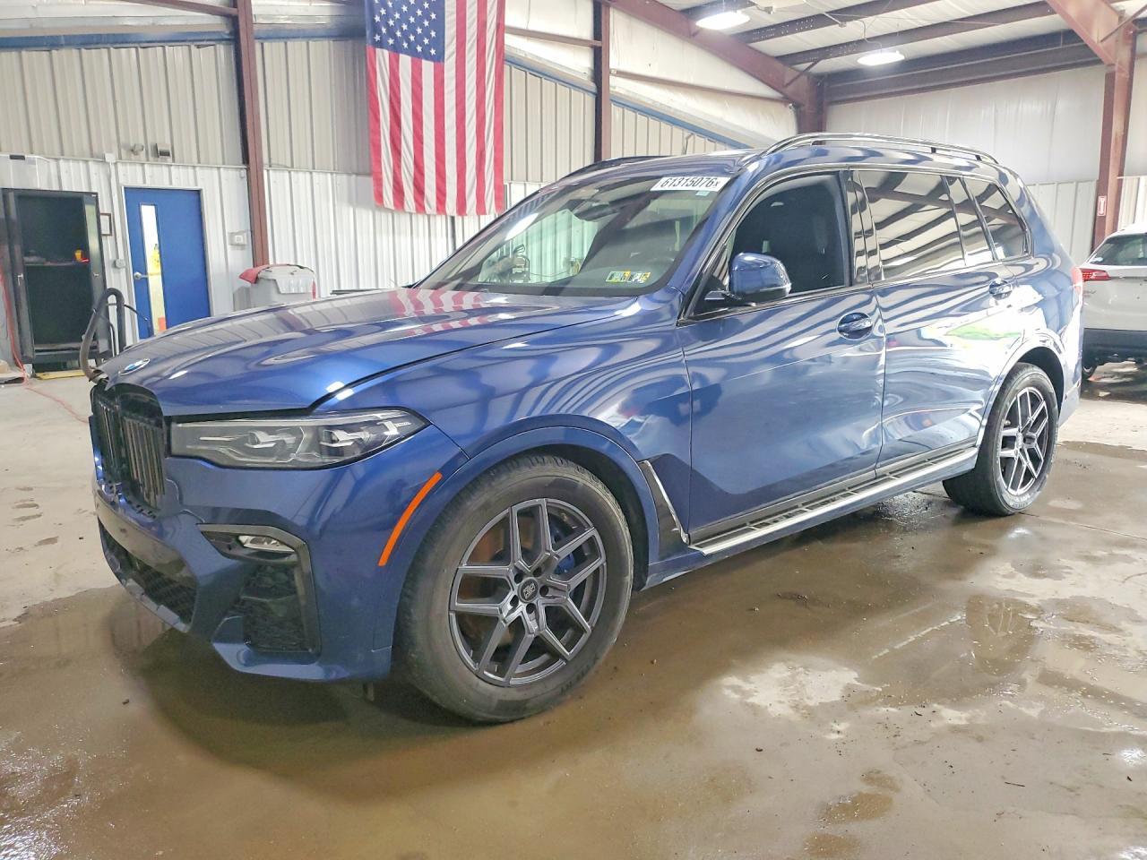 2021 BMW X7 xDrive40I - zdjęcie główne