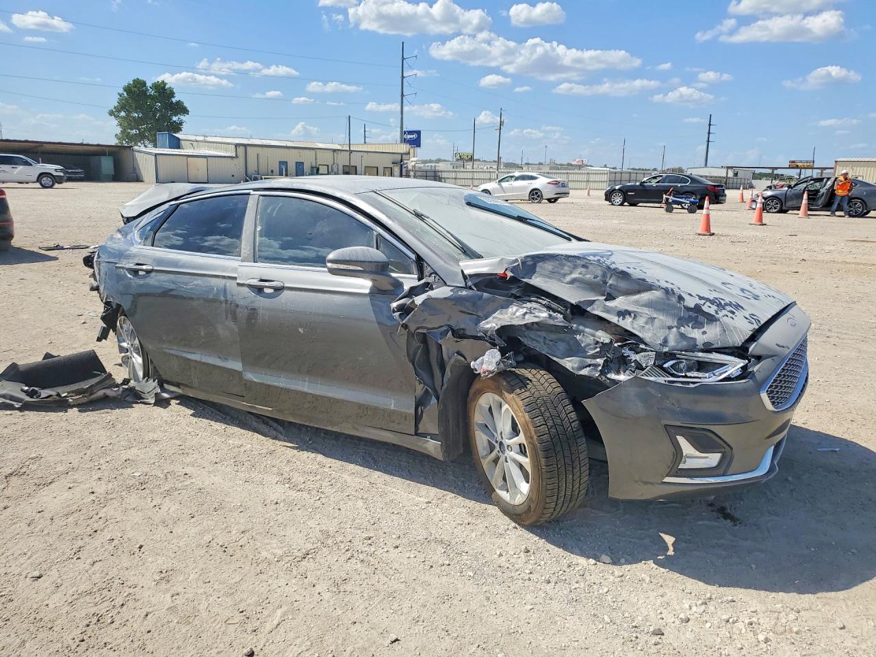 2019 Ford Fusion Titanium - zdjęcie 4