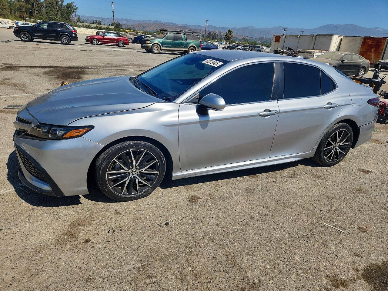 2023 Toyota Camry Se - zdjęcie główne