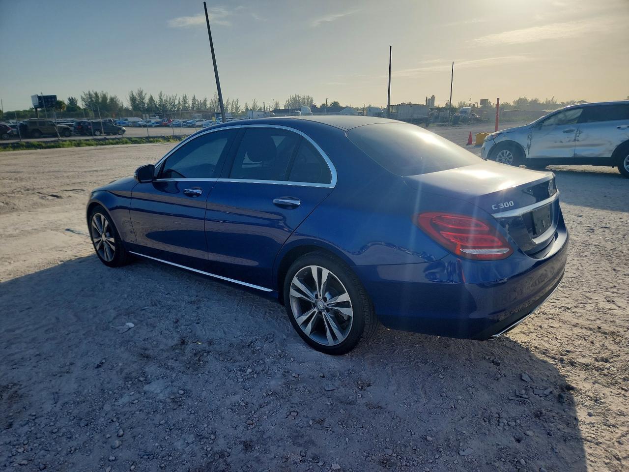 2017 Mercedes-Benz C 300 - zdjęcie 2