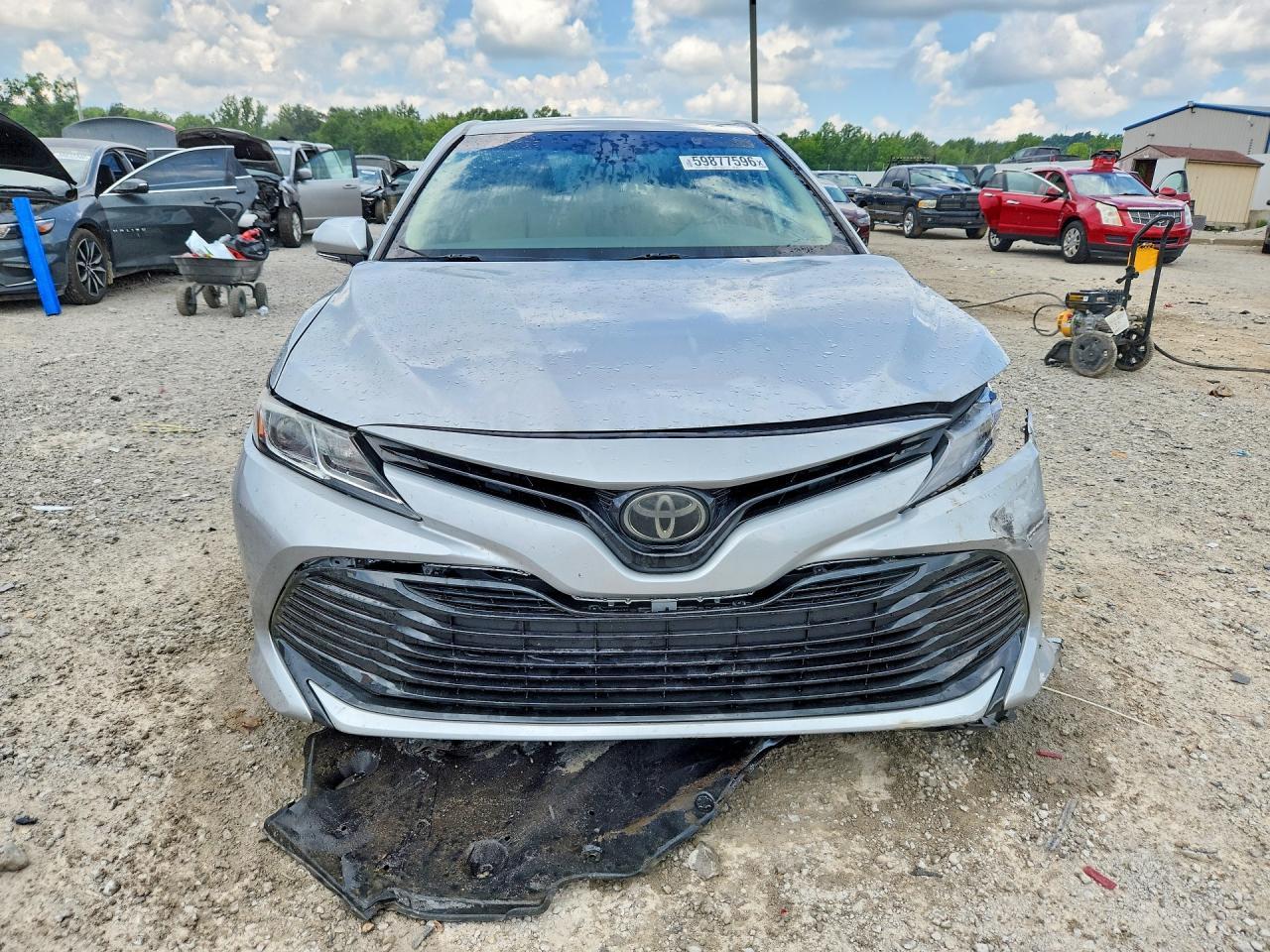 2018 Toyota Camry Le - zdjęcie 5
