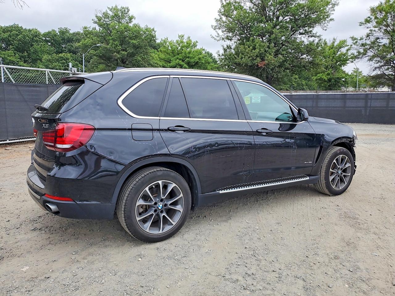 2017 BMW X5 xDrive35I - zdjęcie 3