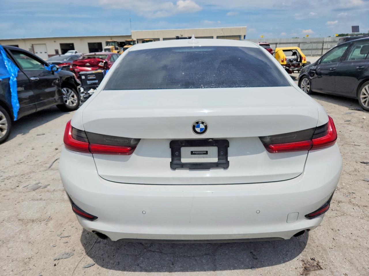 2020 BMW Seria 3 330i - zdjęcie 6
